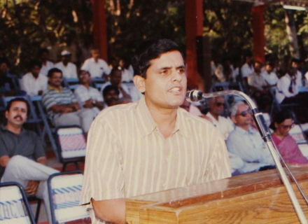 Ramesh Krishnan addresses the audience at IIT Madras, 1994