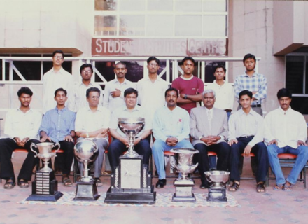 Outside the Student Activities Centre with the General Championship trophy, 1999